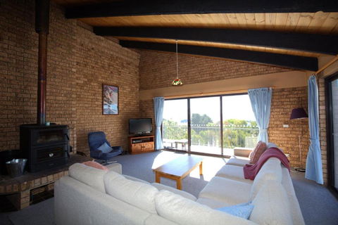 Aviemore - 2 14 Cobbodah Street - Accommodation Tasmania 0