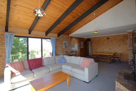 Aviemore - 2 14 Cobbodah Street - Accommodation Tasmania 2