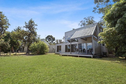 Avon - Waterfront Retreat - Accommodation Tasmania 0