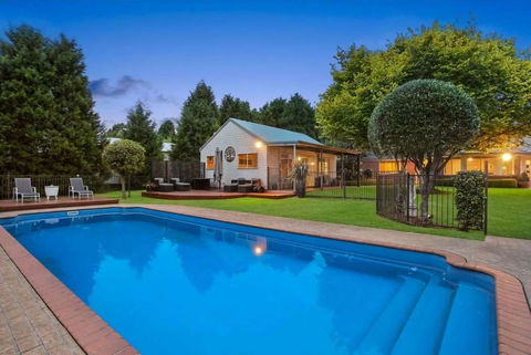 Avonlea, Bowral, Southern Highlands - Accommodation Tasmania 4
