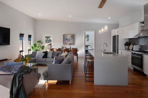 Away - Accommodation Tasmania 0