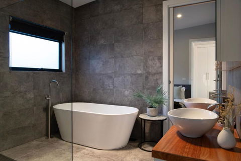 Away - Accommodation Tasmania 2