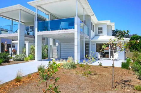 Ayada Villa - Pet Friendly - 1 Min To Beach - Accommodation Tasmania 0
