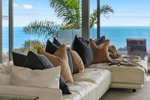 Azure - Accommodation Tasmania 2