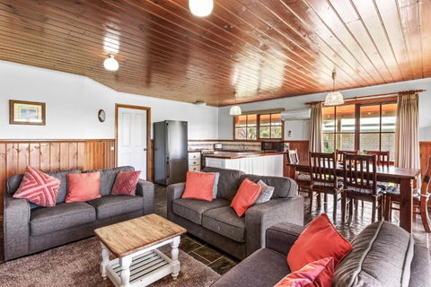 Apollo Bay Cottages- Hopetoun - Accommodation Tasmania 1