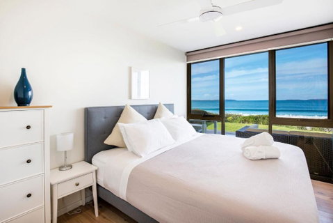 Azure Absolute Beachfront I Pet Friendly - Accommodation Tasmania 3