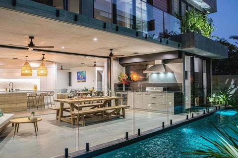 Azure Port Douglas - Luxurious & Modern - Accommodation Tasmania 0