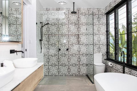 Azure Port Douglas - Luxurious & Modern - Accommodation Tasmania 4