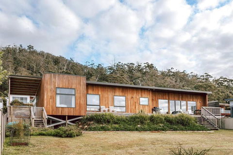 B E A C H H O U S E X I V - Accommodation Tasmania 1