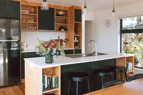 B E A C H H O U S E X I V - Accommodation Tasmania 2