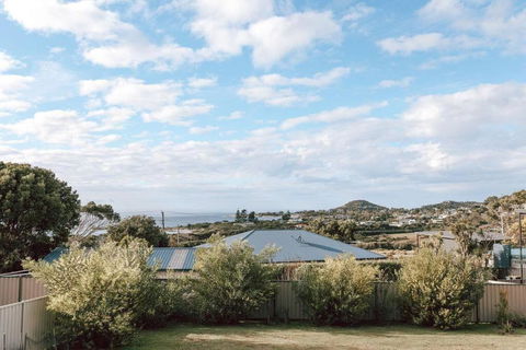 B E A C H H O U S E X I V - Accommodation Tasmania 3