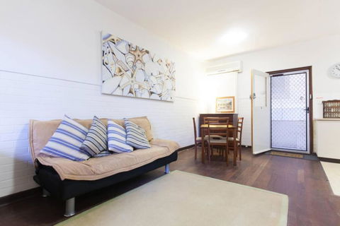 B3 Crawley Apartment 1 BRM & Sleepout Near UWA - Accommodation Tasmania 0