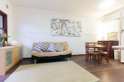 B3 Crawley Apartment 1 BRM & Sleepout Near UWA - Accommodation Tasmania 1