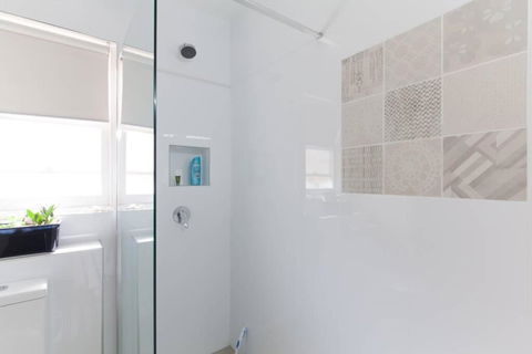 B5 Crawley Apartment 1 BRM & Sleepout Near UWA - Accommodation Tasmania 3