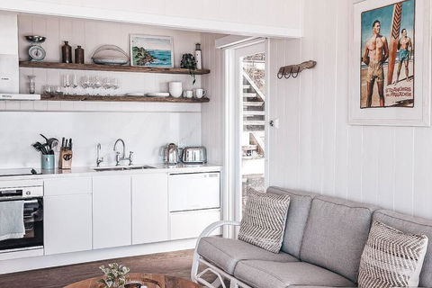 BAY PROPERTIES . Beach House Studio - Accommodation Tasmania 1