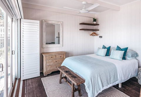 BAY PROPERTIES . Beach House Studio - Accommodation Tasmania 3