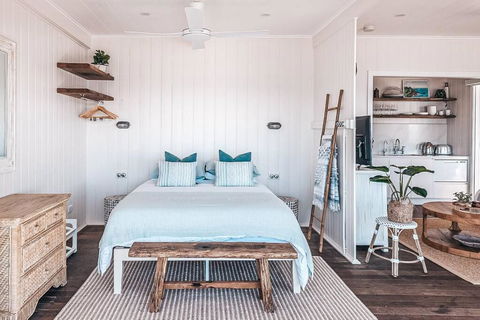 BAY PROPERTIES . Beach House Studio - Accommodation Tasmania 4