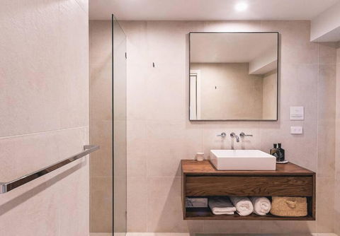 BAY PROPERTIES . Bridgewood - Accommodation Tasmania 4