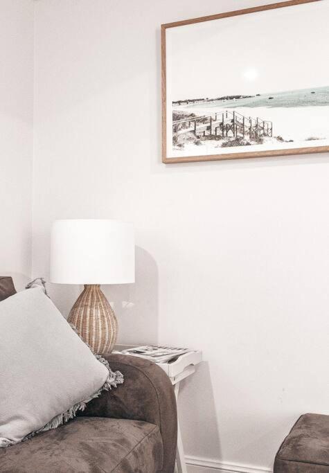 BAY PROPERTIES . Summer Salt On Main - Accommodation Tasmania 1