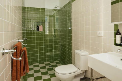 BAY PROPERTIES . The Sailor Shack - Accommodation Tasmania 4