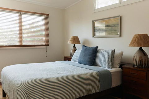 BAY PROPERTIES . The Sailor Shack - Accommodation Tasmania 3