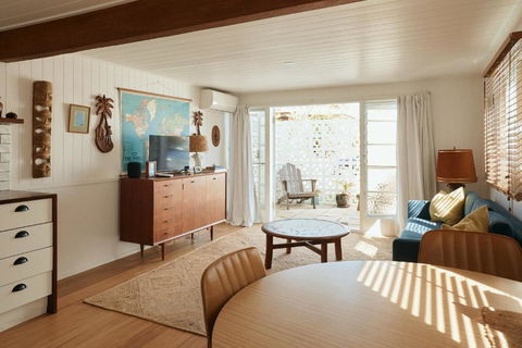BAY PROPERTIES . The Sailors Bungalow - Accommodation Tasmania 0