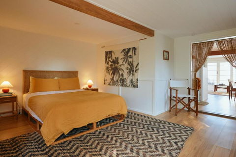 BAY PROPERTIES . The Sailors Bungalow - Accommodation Tasmania 1