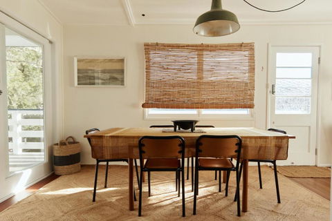 BAY PROPERTIES . The Sailors Upper Deck - Accommodation Tasmania 2