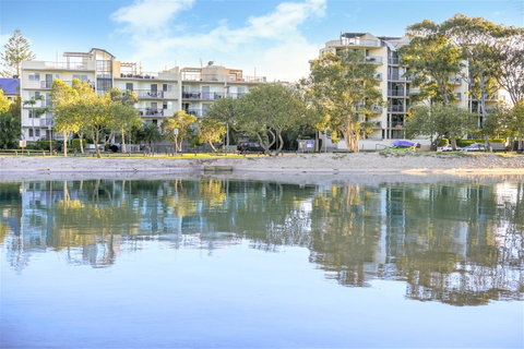 Excellsior Apartments - Accommodation Tasmania 0