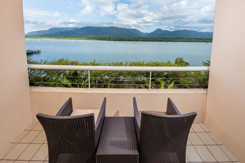 Hilton Cairns - Accommodation Tasmania 29