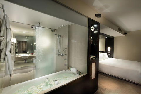 Hilton Cairns - Accommodation Tasmania 19
