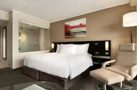 Hilton Cairns - Accommodation Tasmania 34