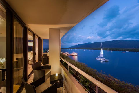 Hilton Cairns - Accommodation Tasmania 20