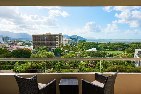 Hilton Cairns - Accommodation Tasmania 12