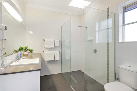 Coopers Colonial Motel - Accommodation Tasmania 5