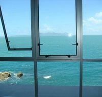 Best at Bright Point Absolute Waterfront 4 bedroom apartment - Accommodation Tasmania