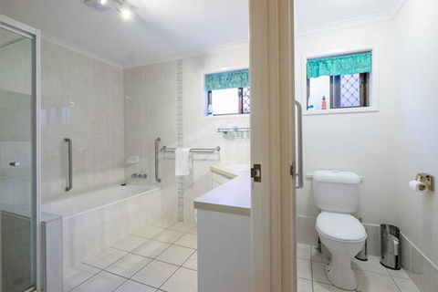 Keith\'s Place, 1 Of The 3 Most Popular Units On Bribie - Accommodation Tasmania 17