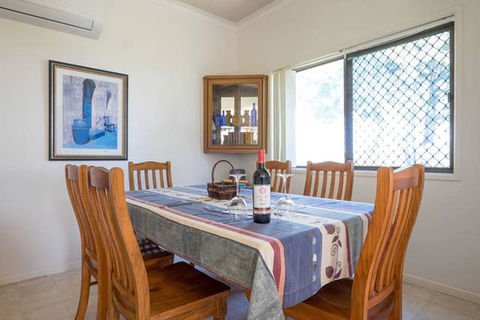 Keith\'s Place, 1 Of The 3 Most Popular Units On Bribie - Accommodation Tasmania 13