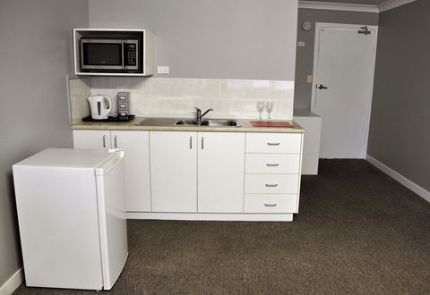 Bribie Island Square - Accommodation Tasmania 3