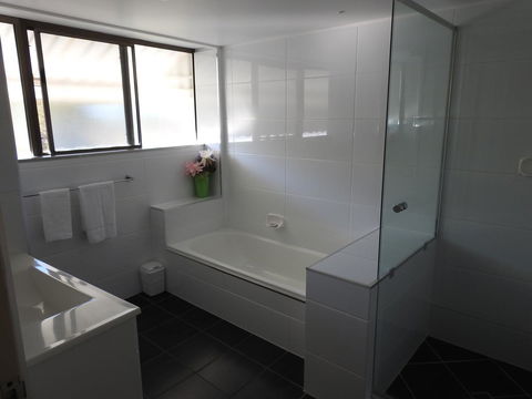 Placid Waters Holiday Apartments - Accommodation Tasmania 10