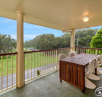 Immaculate Spacious Second Floor Unit Overlooking Pristine Parklands - Accommodation Tasmania