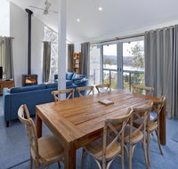 'Matilda' - Spacious  centrally located with great lake views - Accommodation Tasmania