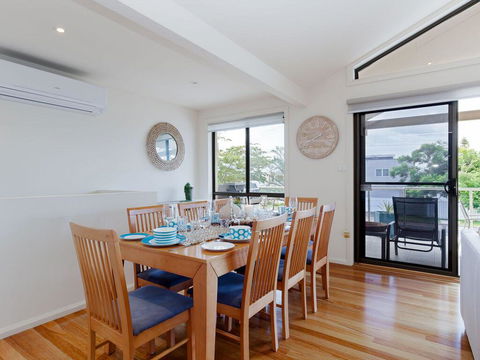 'Sandy Point Haven', 21a Sandy Point Rd - Stylish Haven With WIFI, Air Conditioning & Water Views - Accommodation Tasmania 3