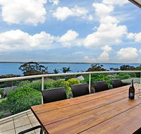 'The Bay' 25 Wallawa Rd - huge home with aircon spectacular views  chromecast - Accommodation Tasmania
