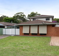 'Willows At The Bay' 111 Horace St - Large House with Aircon WIFI and Boat Parking. - Accommodation Tasmania