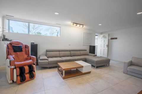 , , , Alice Wonderland, , ,  In 4 Beds House - Accommodation Tasmania 2