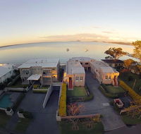 1 'Seaside Splendour' 137 Soldiers Point Road - beautiful unit on the waterfront - Accommodation Tasmania