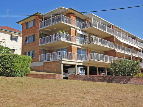1 'Teramby Court' 104 Magnus Street - In Nelson Bay CBD - Accommodation Tasmania 2