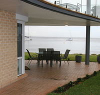 1 'The Clippers' 131 Soldiers Point Road - fabulous waterfront unit - Accommodation Tasmania