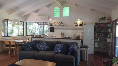 1 Bedroom Home Surrounded By Nature - Accommodation Tasmania 2